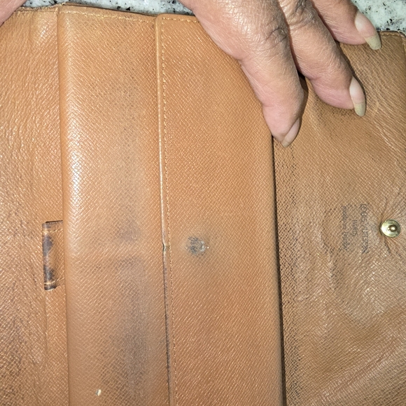 Louis Vuitton Wallet - Picture 8 of 11